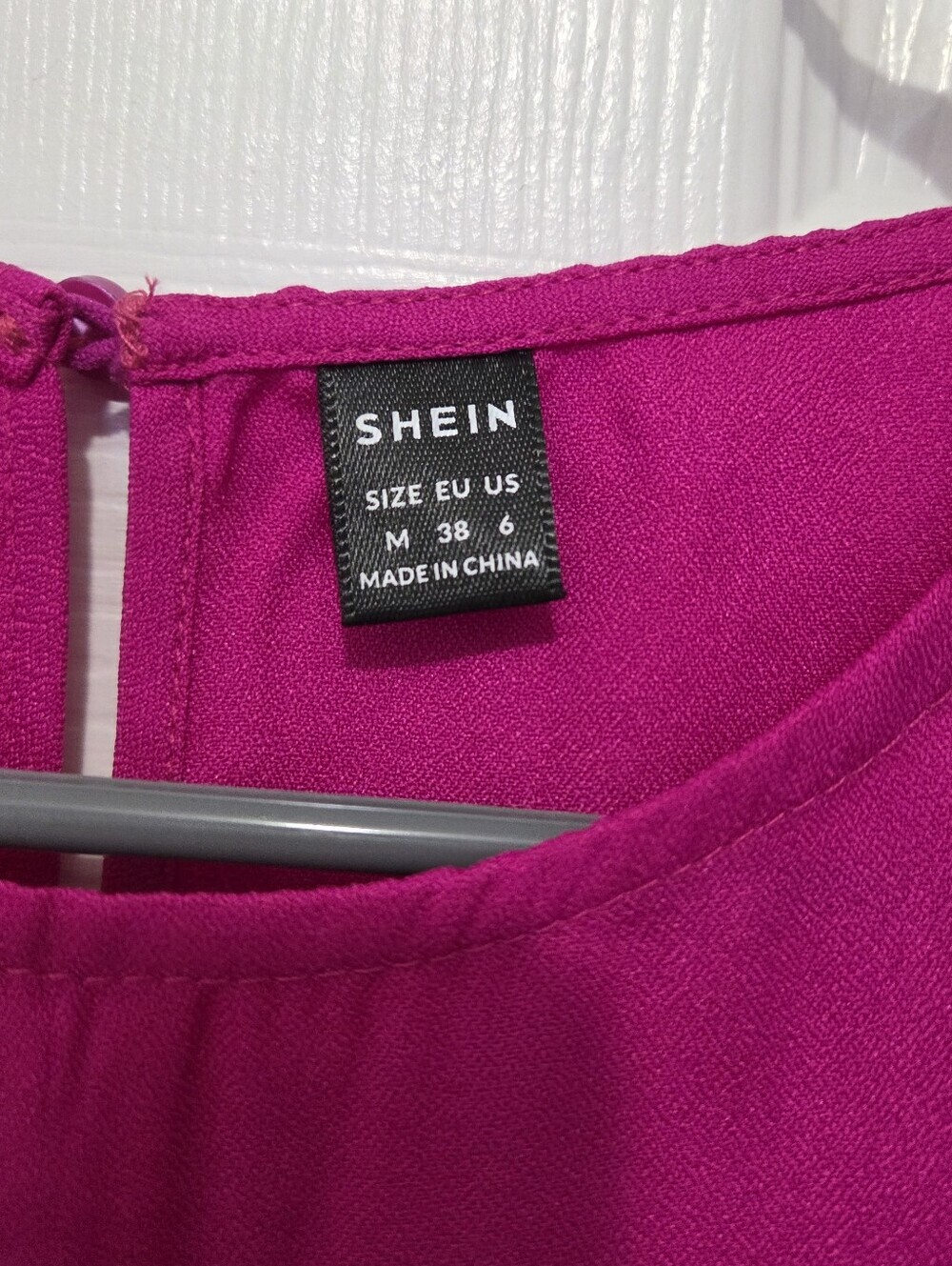 Women's Hot Pink Puff Short Sleeve Blouse Top Size Medium Business Casual - Picture 4 of 8